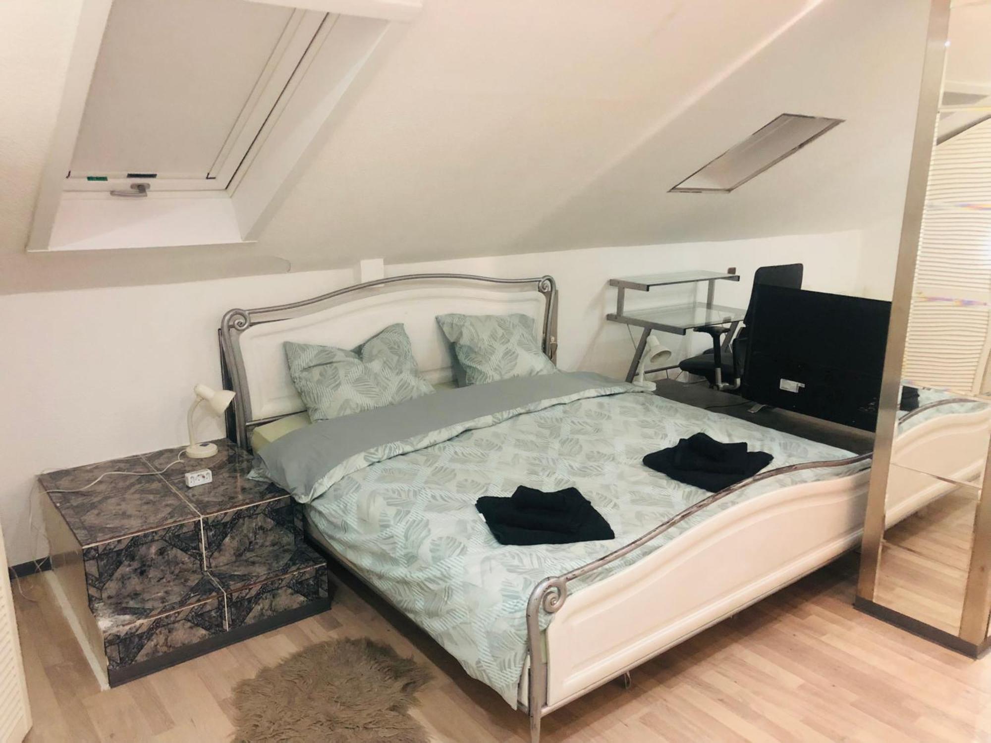 Caleva'S Bnb Pforzheim Esterno foto